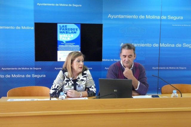 El Ayuntamiento pone en marcha la nueva ruta turística Las Paredes Hablan - Walls Talk como resultado del proyecto europeo Comenius Regio - 1, Foto 1