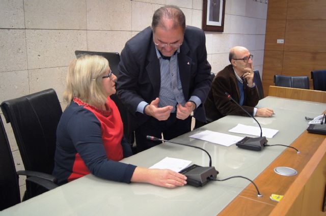He takes over the new accidental comptroller of the City of Totana, Eulalia Canizares Tudela, Foto 8