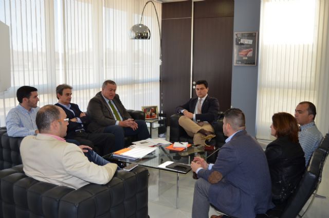 Las obras en la rotonda de Pozo Aledo se harán a principios de 2016, eliminando la altura y delimitando el acceso a la pedanía - 1, Foto 1