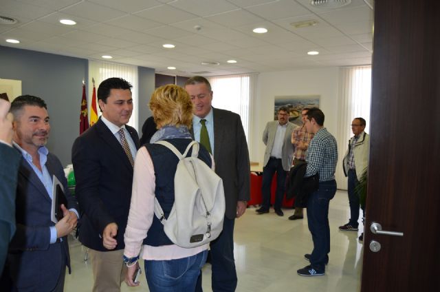 Las obras en la rotonda de Pozo Aledo se harán a principios de 2016, eliminando la altura y delimitando el acceso a la pedanía - 2, Foto 2