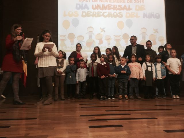 Los niños, los protagonistas de la entrega de premios en el salón de plenos - 2, Foto 2