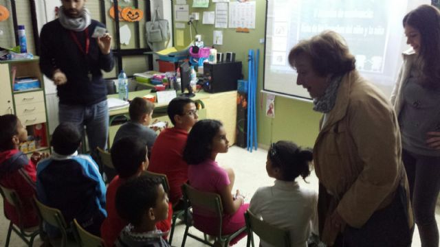 150 menores del programa Caixa Proinfancia de Lorca participan en la Feria de los Derechos del Niño y la Niña - 1, Foto 1