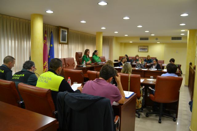 La Mesa Local de Coordinación Contra la Violencia de Género se reúne para elaborar un protocolo de actuación en caso de maltrato - 1, Foto 1