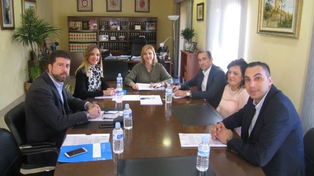 Familia e Igualdad de Oportunidades estudia concertar plazas en el centro para personas mayores de Ulea - 1, Foto 1