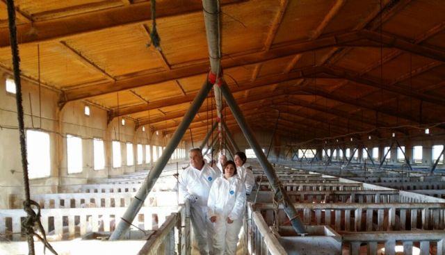 Juan Pagán visitan explotaciones ganaderas de Alhama, Foto 1