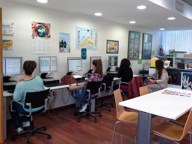 El Ayuntamiento de Murcia facilita el uso de Internet a los jóvenes gracias al Aula de Libre Acceso del Informajoven - 1, Foto 1