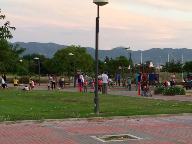 El PSOE exige al Ayuntamiento de Murcia que no haya jardines sin iluminación en el municipio - 1, Foto 1