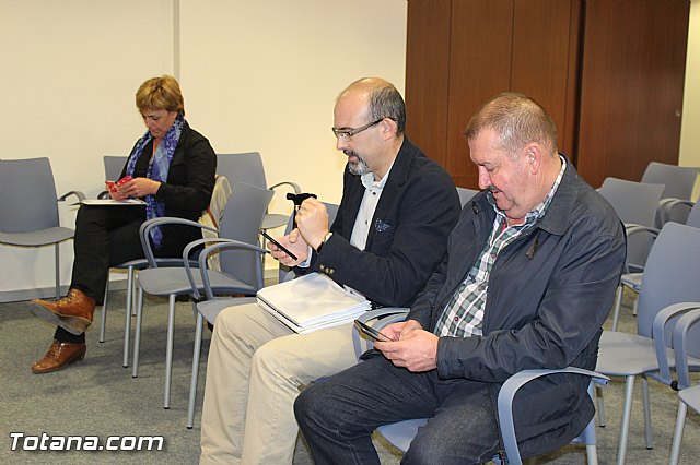 La plataforma de afectados por la lnea de alta tensin se reuni con representantes polticos de Totana y Aledo - 2