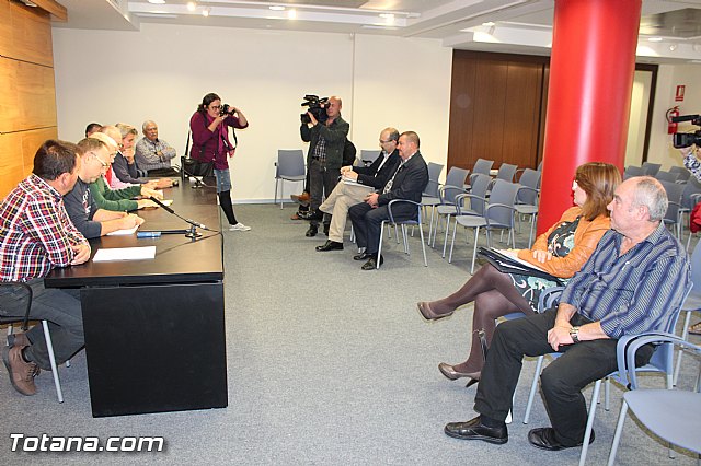 La plataforma de afectados por la lnea de alta tensin se reuni con representantes polticos de Totana y Aledo - 7