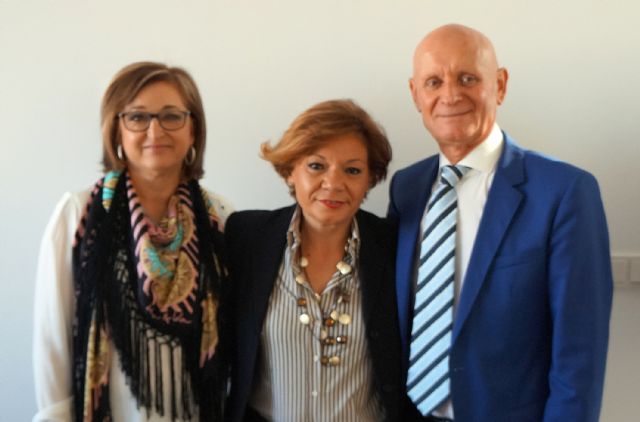 La directora general de Comercio se interesa por las necesidades de los establecimientos torreños - 1, Foto 1