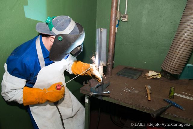 López llama a los cartageneros para que encarguen trabajos al Taller Ocupacional de la Fundación Tienda Asilo de San Pedro - 2, Foto 2
