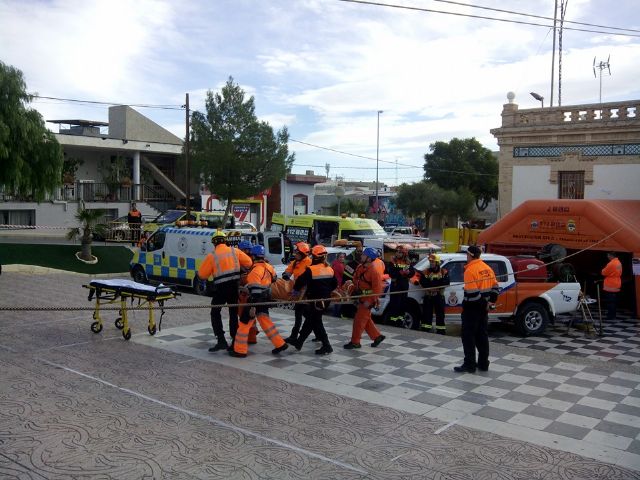 Exposicin y maniobras de Proteccin Civil de Alhama en Campos del Ro, Foto 4