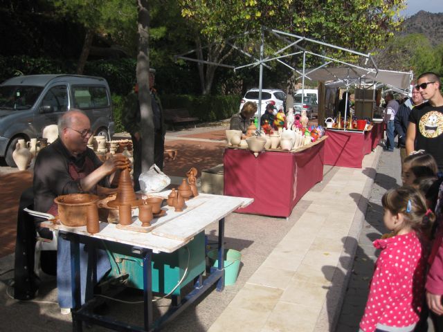 Se celebra el tradicional Mercado Artesano en La Santa con gran asistencia de público en la matinal del domingo - 2, Foto 2