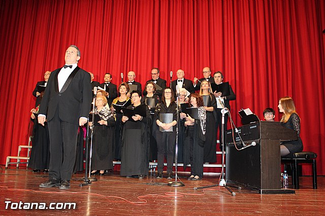 La Coral Santiago interpret la 