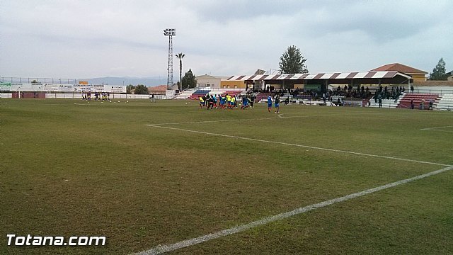 Mañana jueves comienza la resiembra del campo de fútbol Juan Cayuela, Foto 1