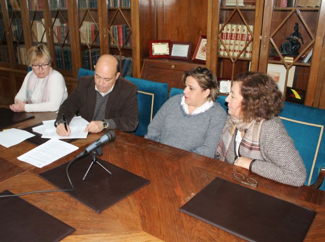 El Ayuntamiento renueva los convenios de colaboración con Nueva Fundación Los Albares y Ascopas - 1, Foto 1