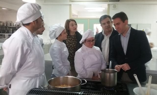 Teodoro García: La FP Dual es un ejemplo de incorporación al mercado Laboral - 2, Foto 2