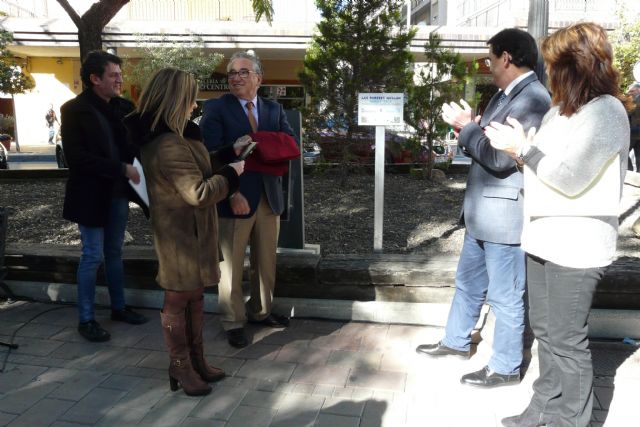 Descubierta la primera placa de la nueva ruta turística Las Paredes Hablan  Walk Talk - 2, Foto 2