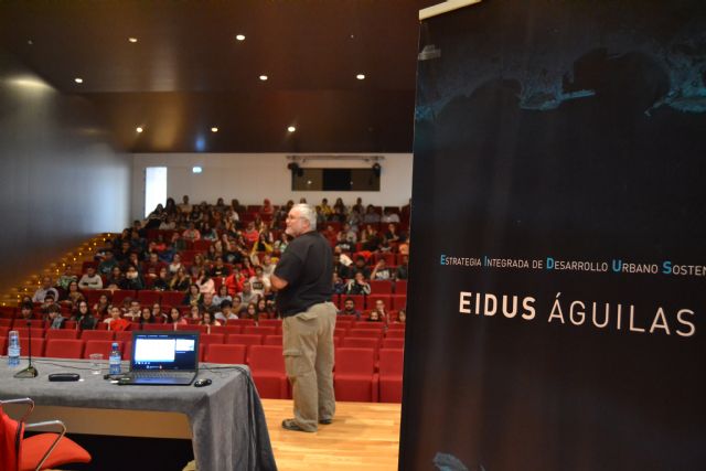 Cerca de 500 alumnos de los institutos aguileños opinan sobre el futuro de la localidad - 1, Foto 1