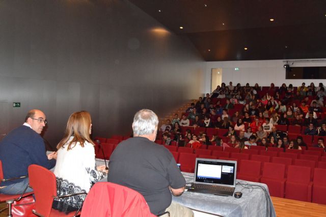 Cerca de 500 alumnos de los institutos aguileños opinan sobre el futuro de la localidad - 2, Foto 2