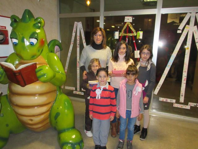 Entregados los premios de los concursos del Día Internacional de la Biblioteca - 1, Foto 1