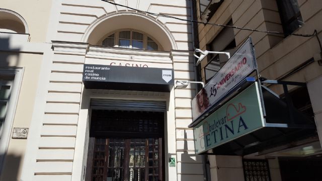 Retiran el cartel de la fachada del casino que ahora Murcia denunció - 2, Foto 2