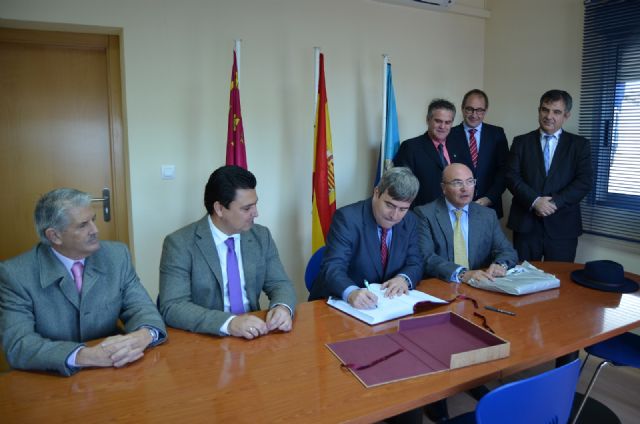 El secretario de Estado para el Deporte, Miguel Cardenal apadrina las fiestas de la Facultad de Ciencias de Deporte en el polideportivo de San Javier - 3, Foto 3