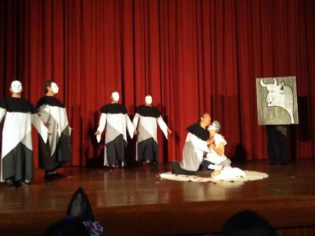 Brillante representación de la obra Guernica, guerra y horror. Violencia de género, guerra y horror, Foto 8