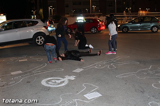 Se da lectura al Manifiesto institucional de la Corporacin de Totana con motivo del Da Internacional contra la Violencia de Gnero - 1