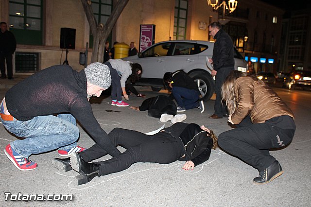 Se da lectura al Manifiesto institucional de la Corporacin de Totana con motivo del Da Internacional contra la Violencia de Gnero - 6