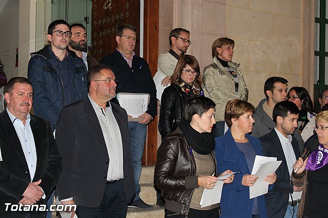 Se da lectura al Manifiesto institucional de la Corporacin de Totana con motivo del Da Internacional contra la Violencia de Gnero - 14