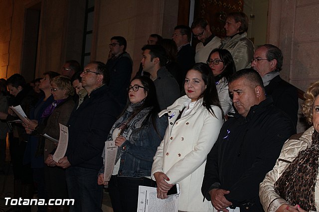 Se da lectura al Manifiesto institucional de la Corporacin de Totana con motivo del Da Internacional contra la Violencia de Gnero - 19