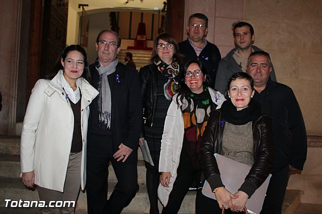 Se da lectura al Manifiesto institucional de la Corporacin de Totana con motivo del Da Internacional contra la Violencia de Gnero - 24