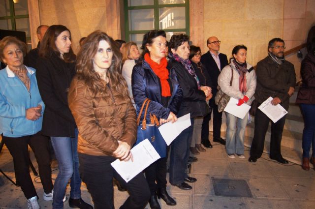 Se da lectura al Manifiesto institucional de la Corporación de Totana con motivo del Día Internacional contra la Violencia de Género, Foto 3