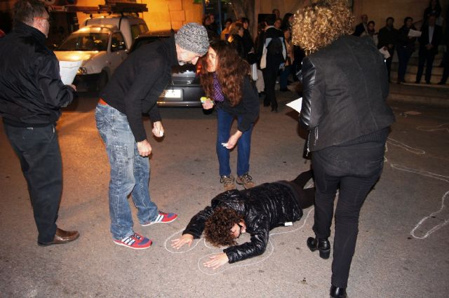 Se da lectura al Manifiesto institucional de la Corporación de Totana con motivo del Día Internacional contra la Violencia de Género, Foto 7