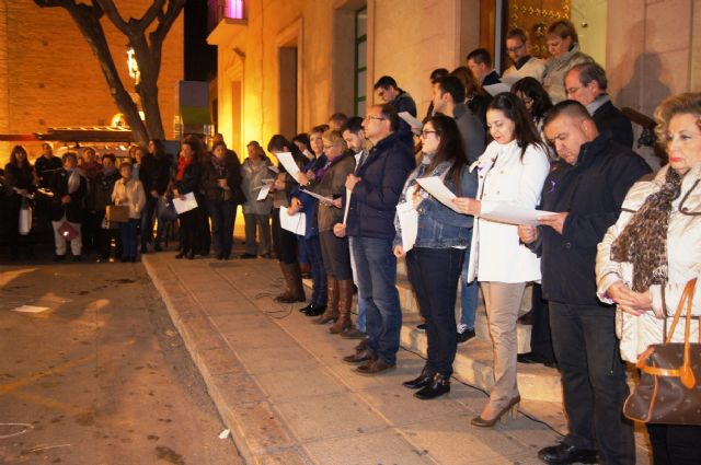 Se da lectura al Manifiesto institucional de la Corporación de Totana con motivo del Día Internacional contra la Violencia de Género, Foto 9