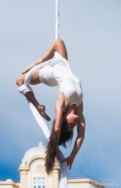 Cartagena se pinta los labios de rojo en apoyo a las víctimas de violencia de género - 2, Foto 2