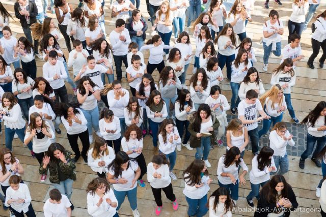Cartagena se pinta los labios de rojo en apoyo a las víctimas de violencia de género - 3, Foto 3