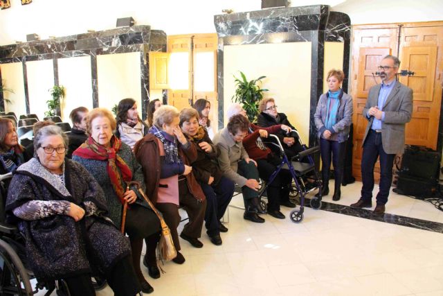 El alcalde recibe a las usuarias del Centro de Día de Caravaca - 3, Foto 3