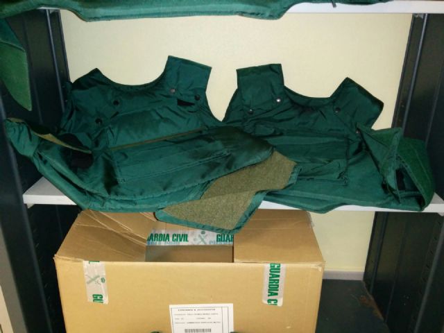 AUGC denuncia la increíble paradoja de la Guardia Civil, en la que los agentes deben comprarse sus propios chalecos antibala - 1, Foto 1
