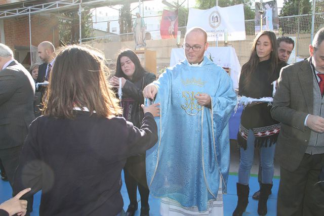 Los alumnos del Colegio San Vicente de Paúl celebran el Día de la Medalla Milagrosa - 1, Foto 1