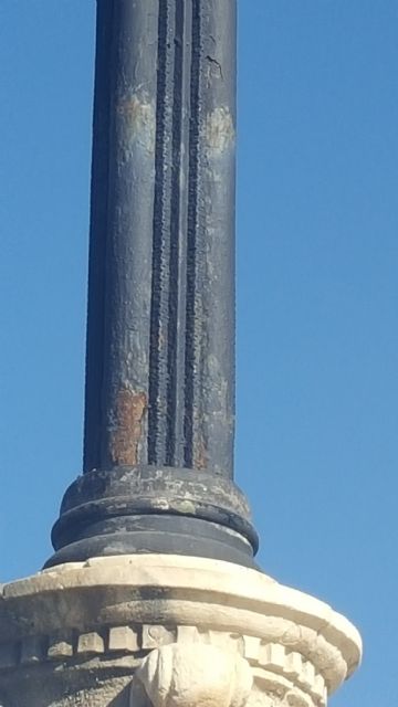 Cultura obliga al Ayuntamiento a atender la denuncia de Huermur y retirar los maceteros del Puente Viejo - 3, Foto 3