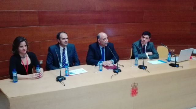 Abogados y juristas de diferentes países debaten en Murcia sobre ciberacoso o la difamación por internet - 1, Foto 1