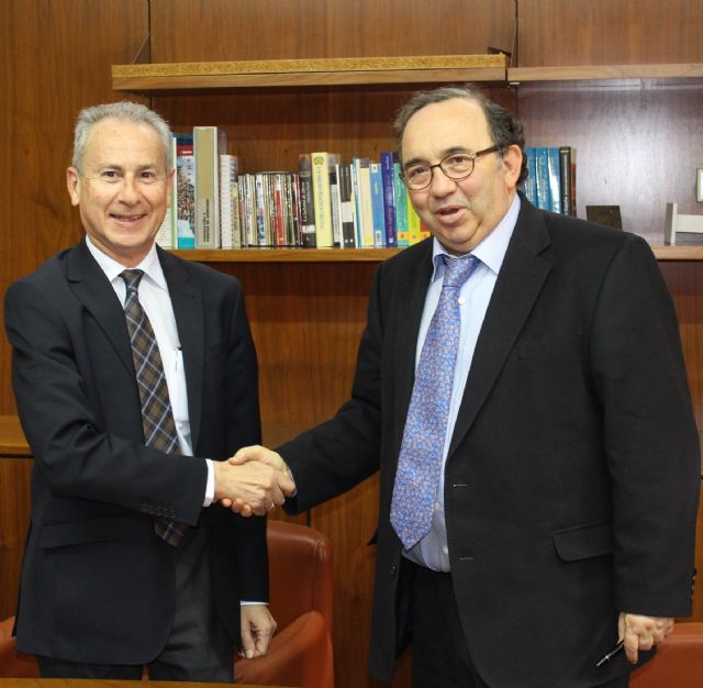 Los alumnos de la Universidad de Murcia podrán realizar prácticas formativas en la CHS - 1, Foto 1