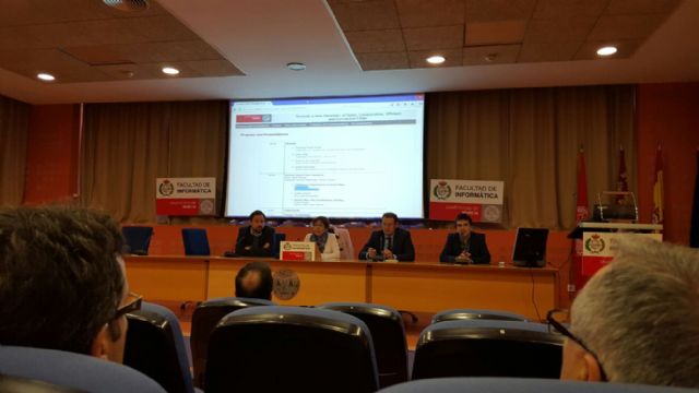 Guillén expone en la Universidad de Murcia la transformación de la ciudad en SmartCity - 2, Foto 2