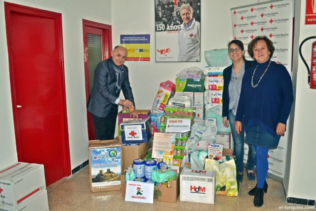 Ciudadanos hace entrega de los alimentos y productos recogidos durante su campaña solidaria para Cruz Roja - 3, Foto 3