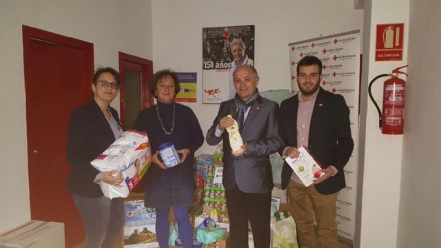 Ciudadanos hace entrega de los alimentos y productos recogidos durante su campaña solidaria para Cruz Roja - 4, Foto 4