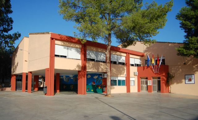 Todos los colegios de Las Torres de Cotillas cuentan ya con su conserje - 1, Foto 1