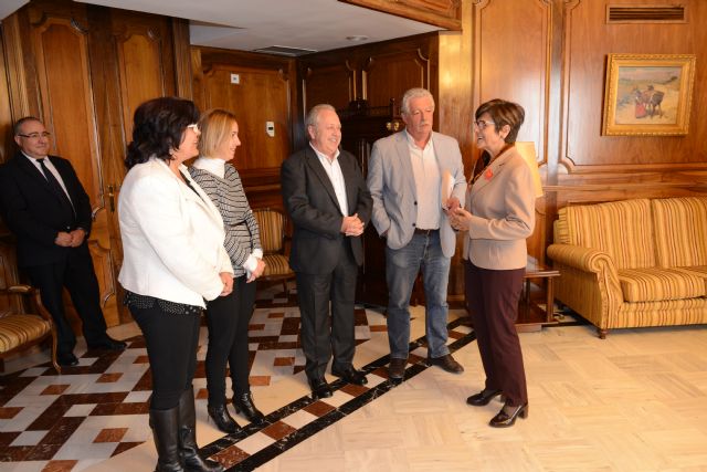 La presidenta de la Asamblea recibe a los secretarios regionales de UGT y CCOO - 1, Foto 1