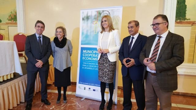 La consejera de Agricultura califica de fundamental y básico el papel de las cooperativas en la economía y el mundo rural - 1, Foto 1